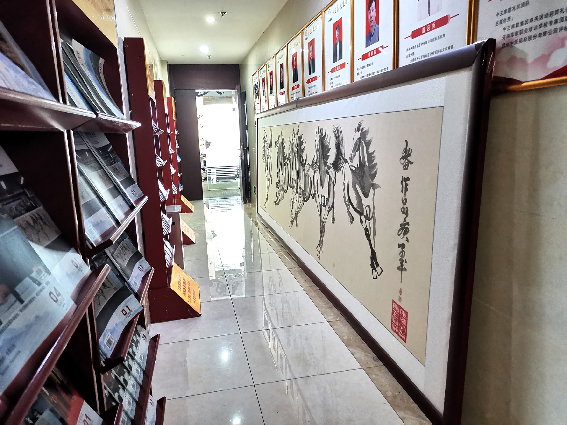 办公室走廊0.jpg